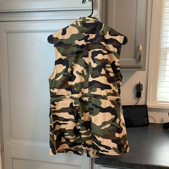 Camo Vest - Picture 2 of 2